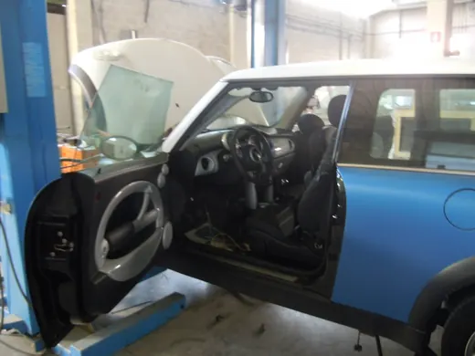 Mini Cooper Keeping Classic Design in Retrofit AI